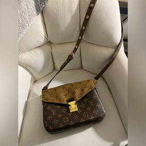 Crossbody fashion purse NWOT